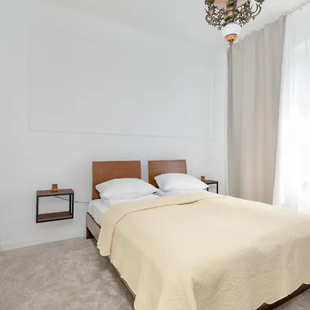 Apartment Przytulny I Klimatyczny Apartament Na Parterze Z Parkingiem W Poznaniu By Renters *