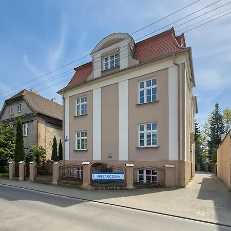 Apartment Przytulny I Klimatyczny Apartament Na Parterze Z Parkingiem W Poznaniu By Renters Poznan